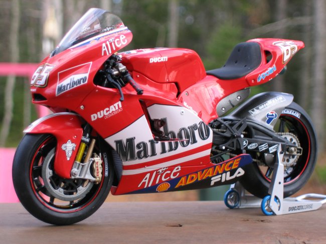 1 12 Tamiya Ducati Desmosedici by Dave Taylor